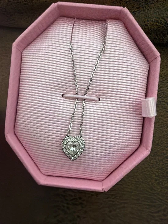 Swarovski Ariana Grande Necklace - Picture 5 of 5